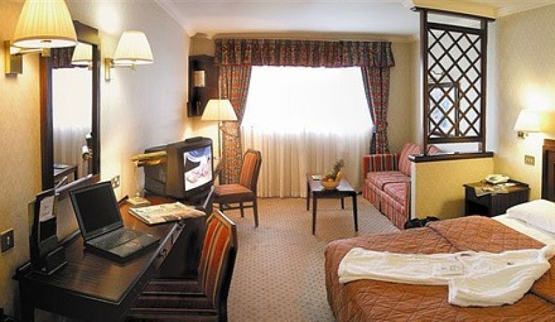 The Oaks Hotel