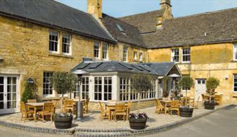 Noel Arms Hotel