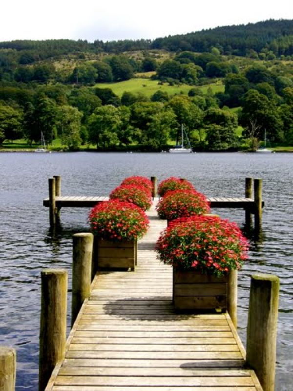 Lakeside Hotel