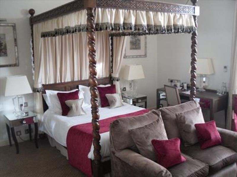 Careys Manor Hotel