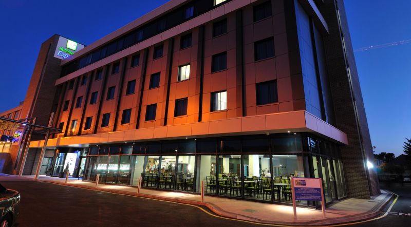 Holiday Inn Express London Heathrow T5