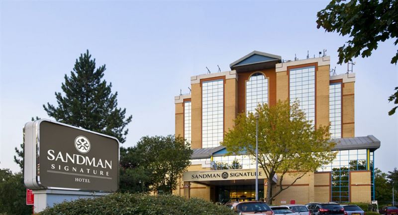 Sandman Signature London Gatwick Hotel