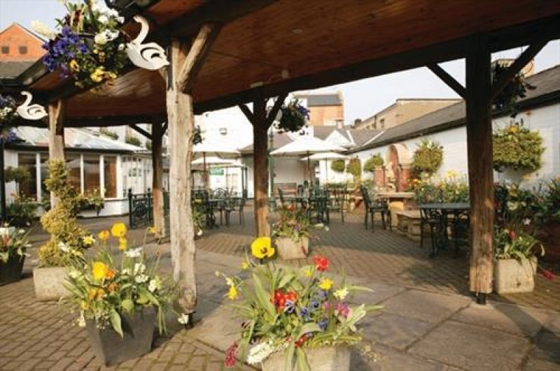 Best Western Three Swans Hotel
